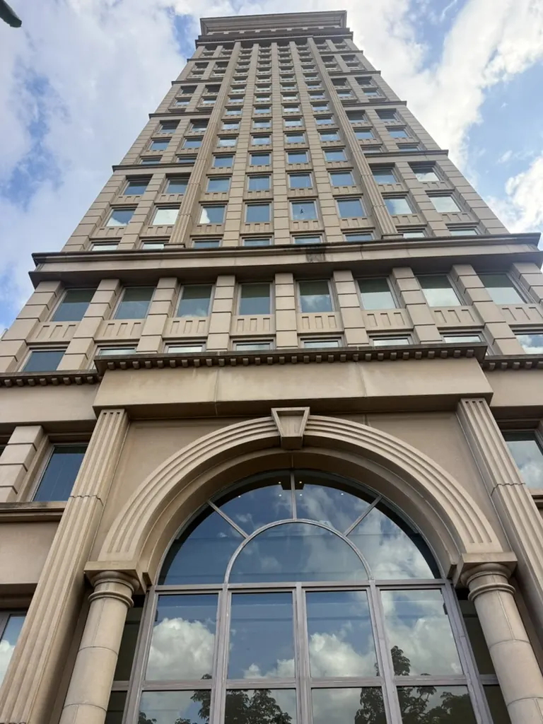 Fachada do Edifício San Paolo na Avenida Brigadeiro Faria Lima
