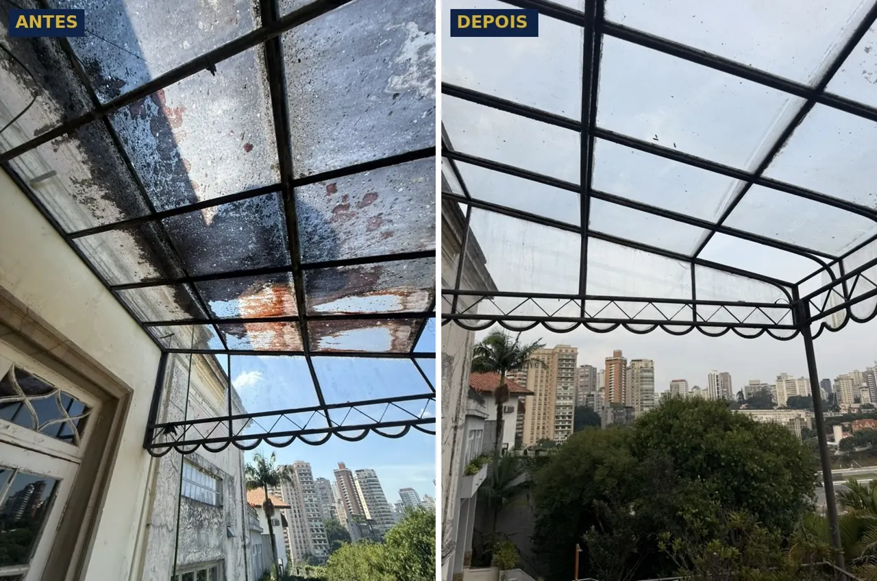 Cobertura de vidro de mansão histórica no Pacaembu antes e depois da limpeza